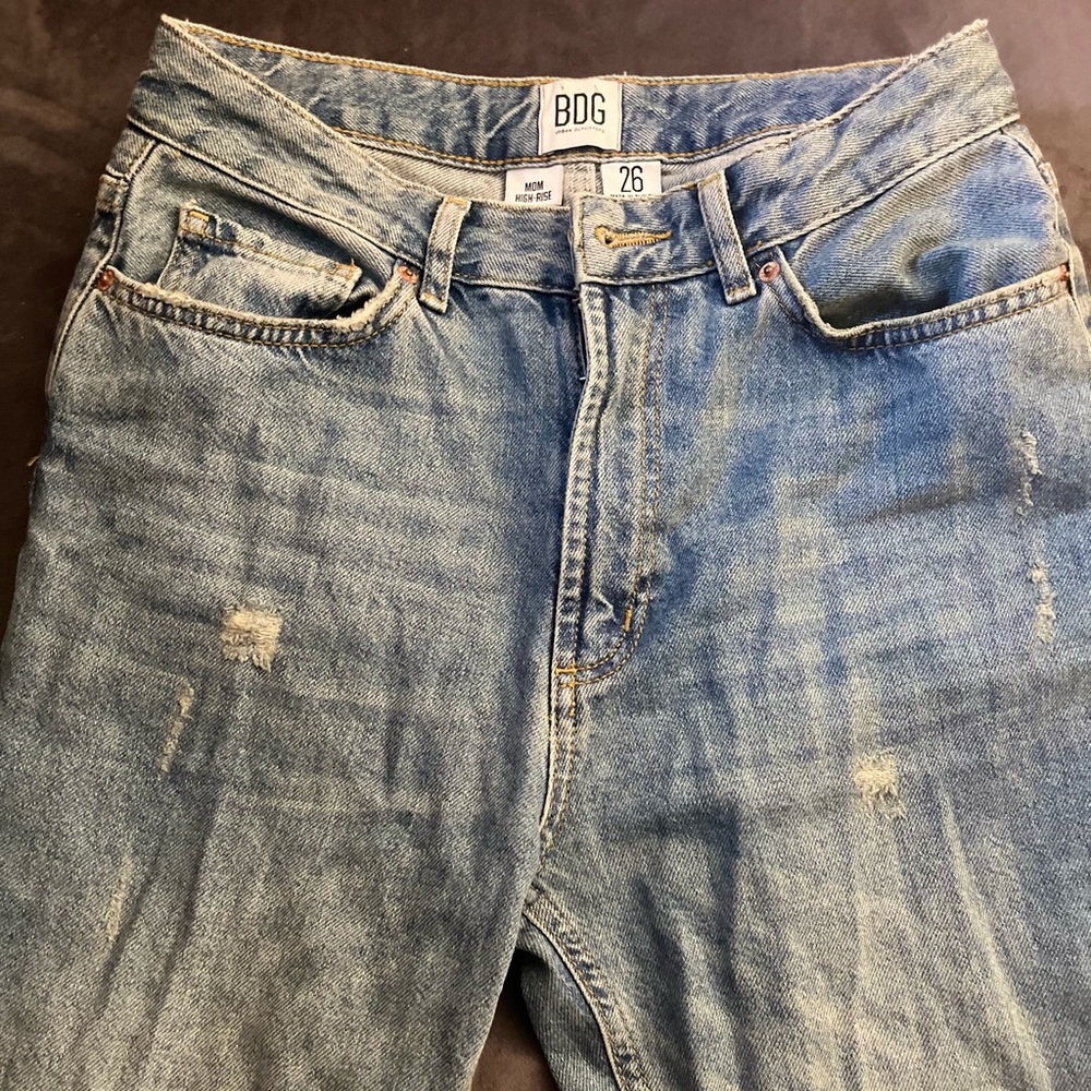 BDG Urban Outfitters High-waisted Jeans Medium Blue Wash Mom Jeans